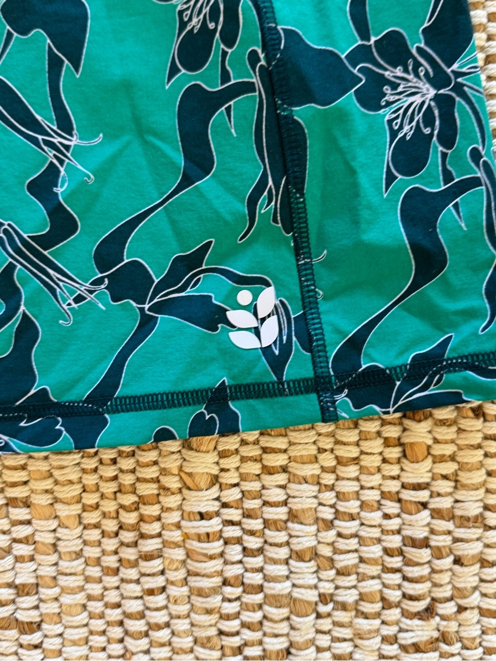 Wild Rye Parker Action green and Black Dress in ALHAMBRA AQUILA BLOOM size 4 - Picture 9 of 9